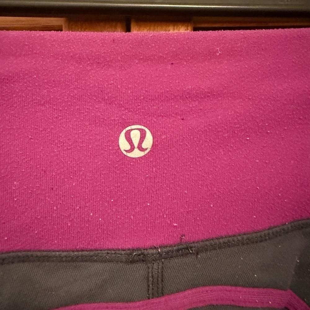 Lululemon Run Full Tilt Crop Purple and Black Leggings Sz 2 - Picture 6 of 6